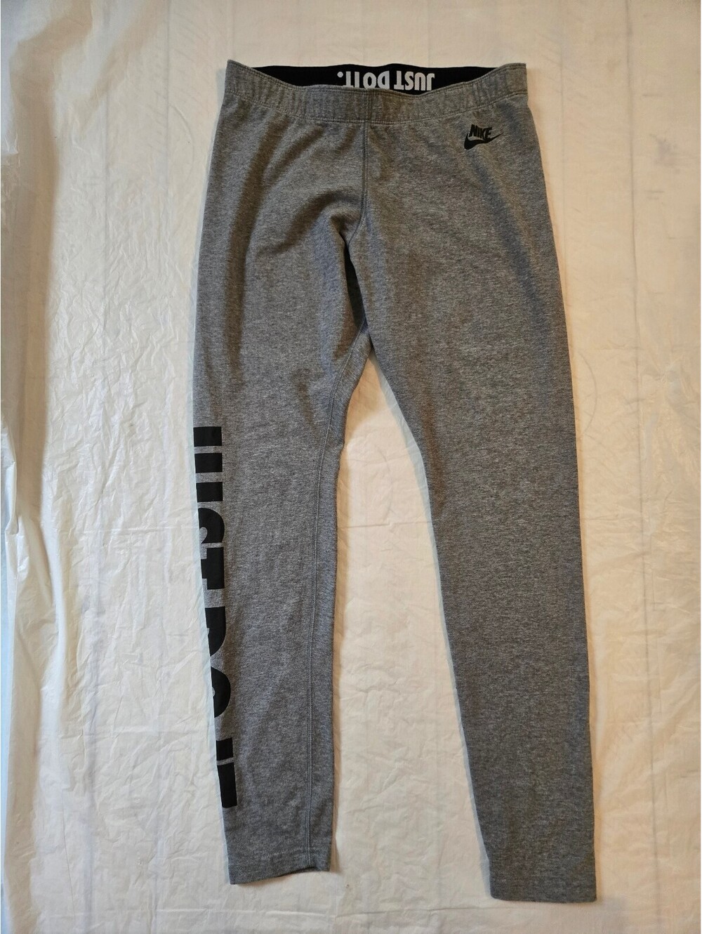 Nike Just Do It Gray Leggings – Women’s Size M